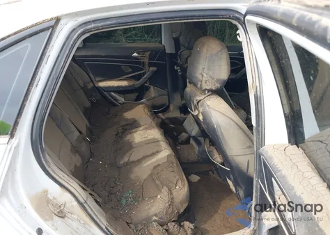 2019 Volkswagen Jetta S/Se/R-Line z USA, uszkodzony, nr VIN 3VWC57BU7KM263073